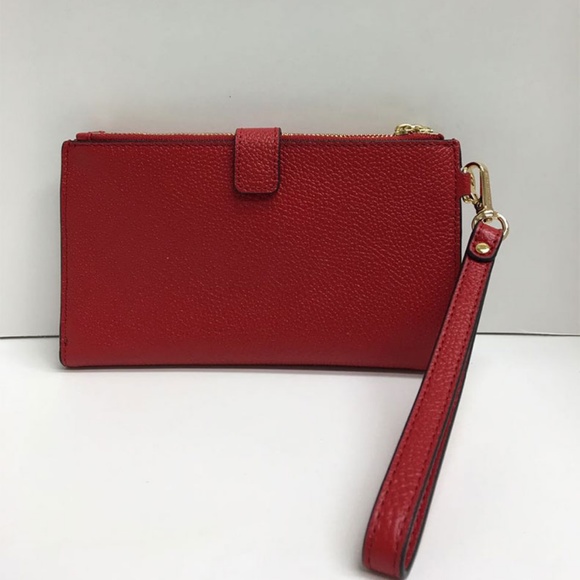 MK Adele smartphone wristlet bright red - Picture 3 of 6